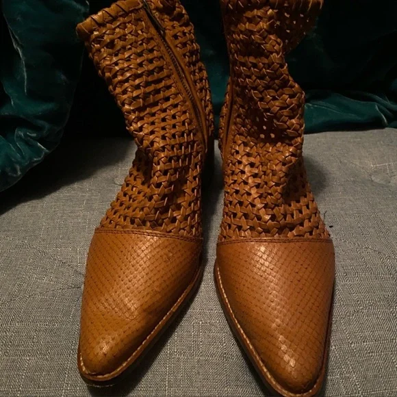 Free People in the loop woven boots brand new size 9 - Picture 3 of 6